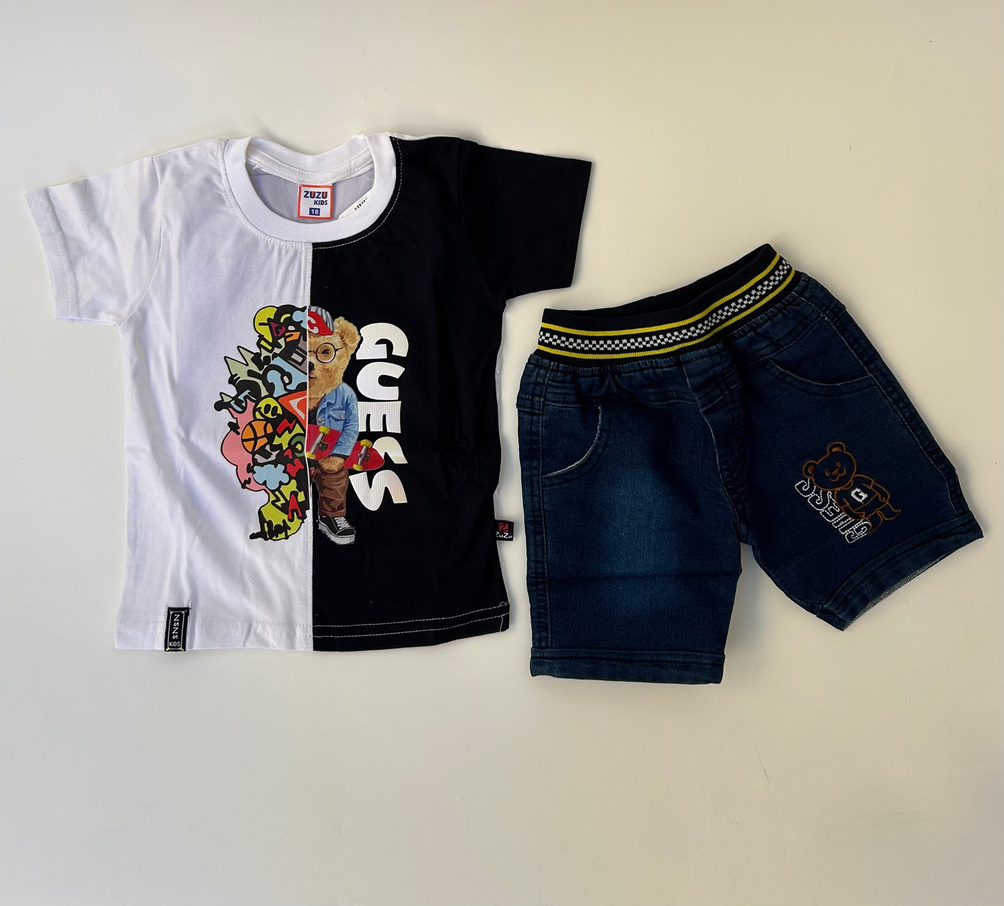 Round neck t-shirt with jeans short
